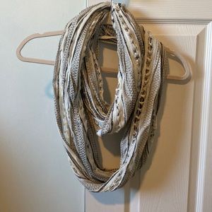 EUC Women’s Infiniti Sparkly Scarf. No tag. Black, white, silver